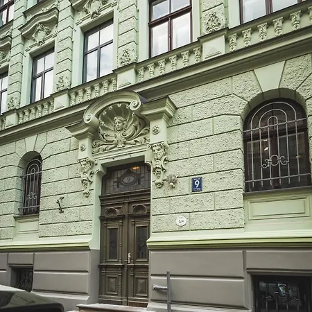 شقة Classical Large On Alberta Street, Free Locked Parking *