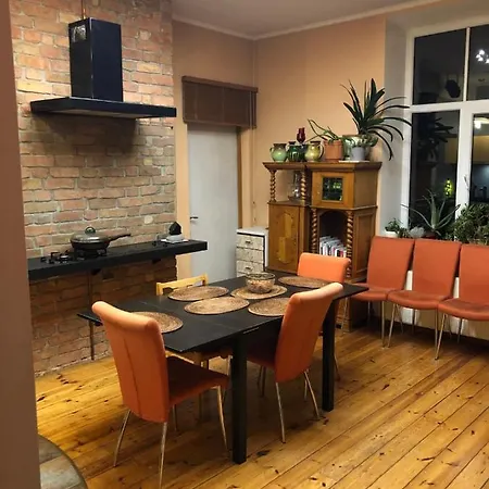 Apartamento Classical Large On Alberta Street, Free Locked Parking