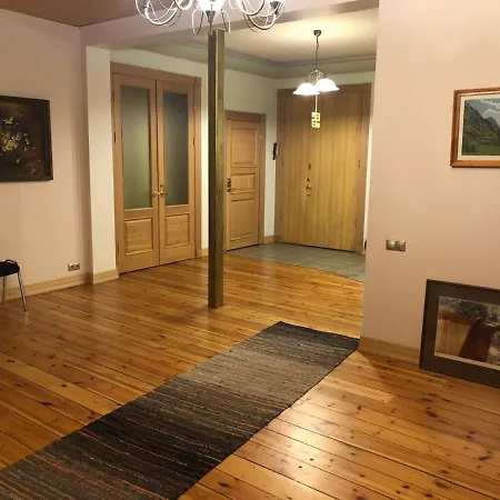 Classical Large On Alberta Street, Free Locked Parking Apartment Riga