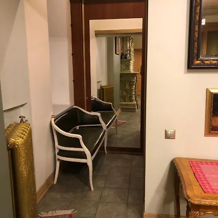 Apartment Classical Large On Alberta Street, Free Locked Parking *