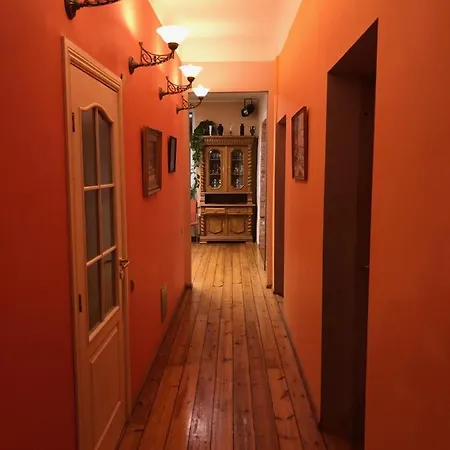 Apartament Classical Large On Alberta Street, Free Locked Parking