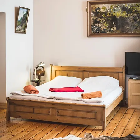 Classical Large On Alberta Street, Free Locked Parking