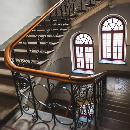 Apartamento Classical Large On Alberta Street, Free Locked Parking