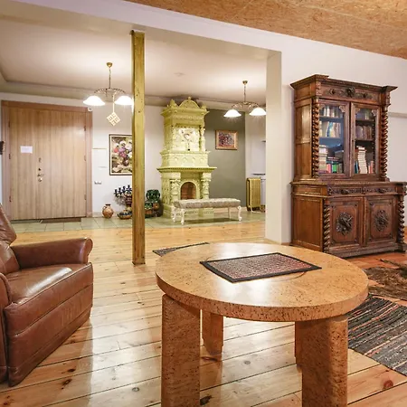 Classical Large On Alberta Street, Free Locked Parking Apartament *