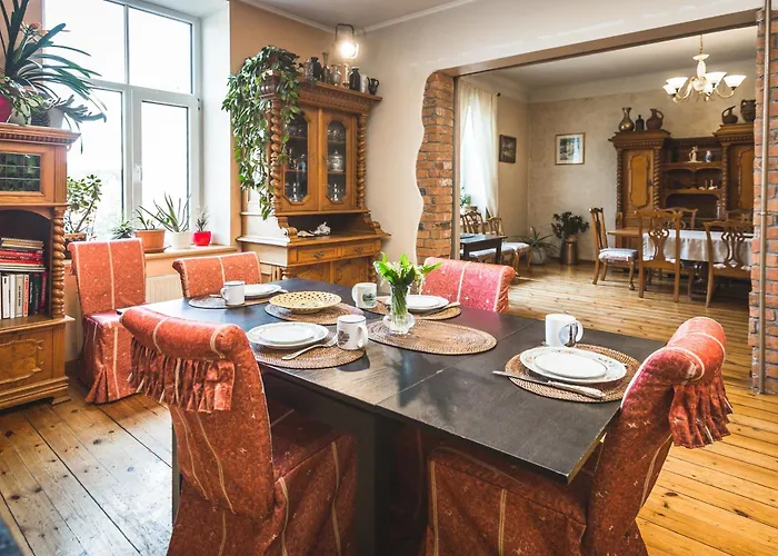 Classical Large On Alberta Street, Free Locked Parking Dzīvoklis Riga