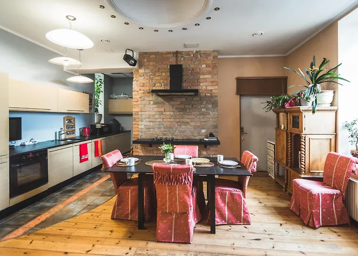 Dzīvoklis Classical Large On Alberta Street, Free Locked Parking Riga