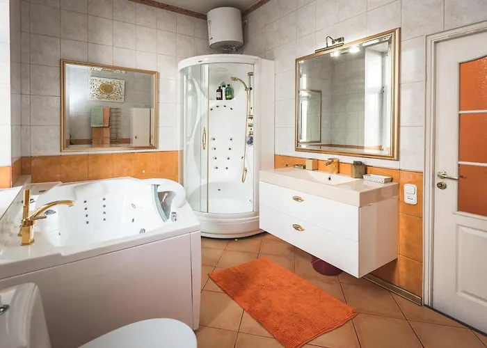 Classical Large On Alberta Street, Free Locked Parking Dzīvoklis