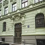 아파트 Classical Large On Alberta Street, Free Locked Parking *