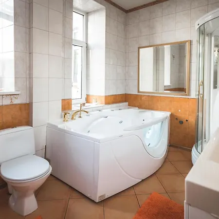 公寓 Classical Large On Alberta Street, Free Locked Parking *