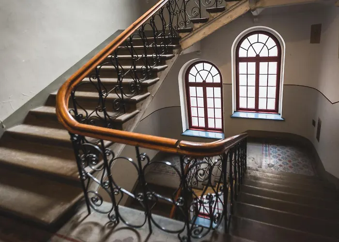 Apartment Classical Large On Alberta Street, Free Locked Parking