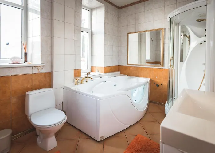 Apartment Classical Large On Alberta Street, Free Locked Parking *